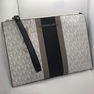BRAND NEW Michael Michael Kors clutch
